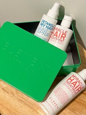 NWOT Eleven Australia miracle hair treatment set